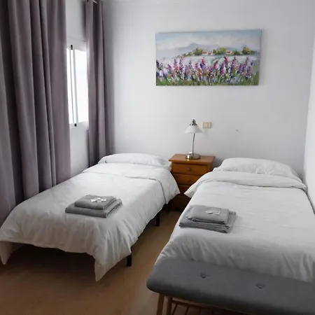 Moya Canary Away & Parking * Las Tres Palmas